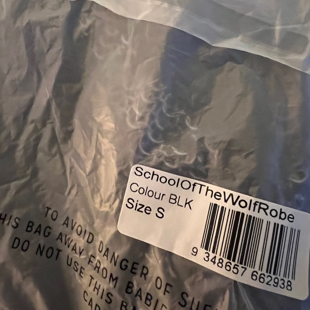 WITCHER SCHOOL ROBE SIZE SMALL BM NWT - Picture 5 of 5